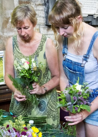 Make a table arrangement