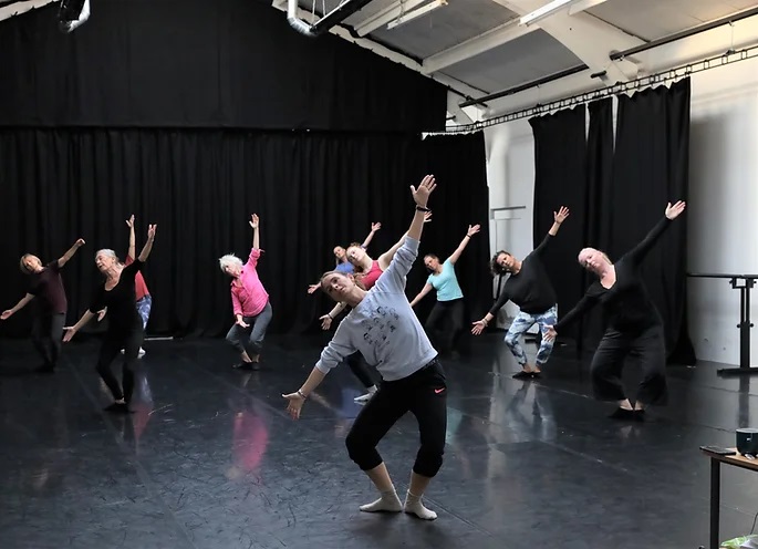 Adult contemporary dance class